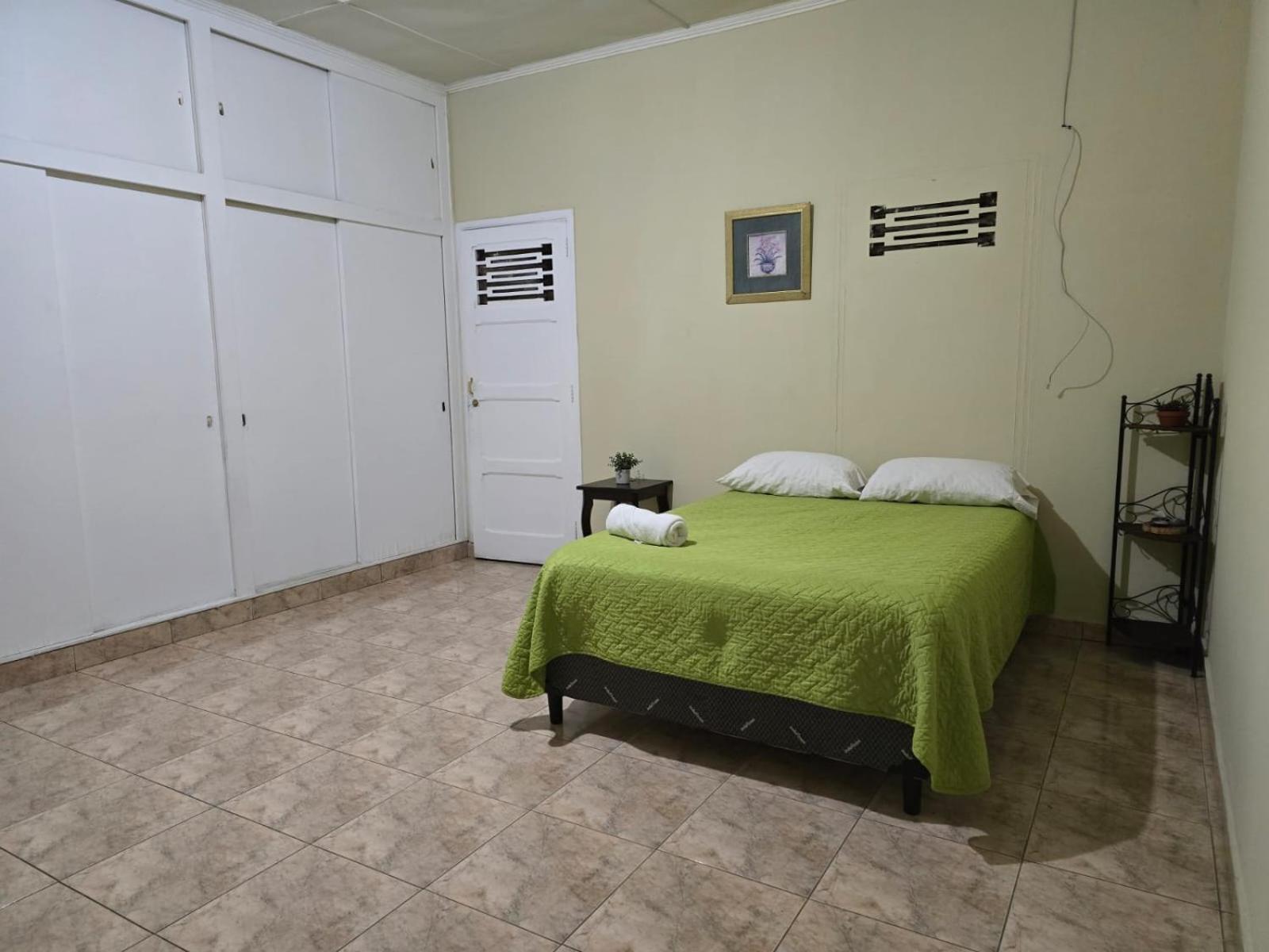 Hostal Casa Luna Santa Ana Exterior photo